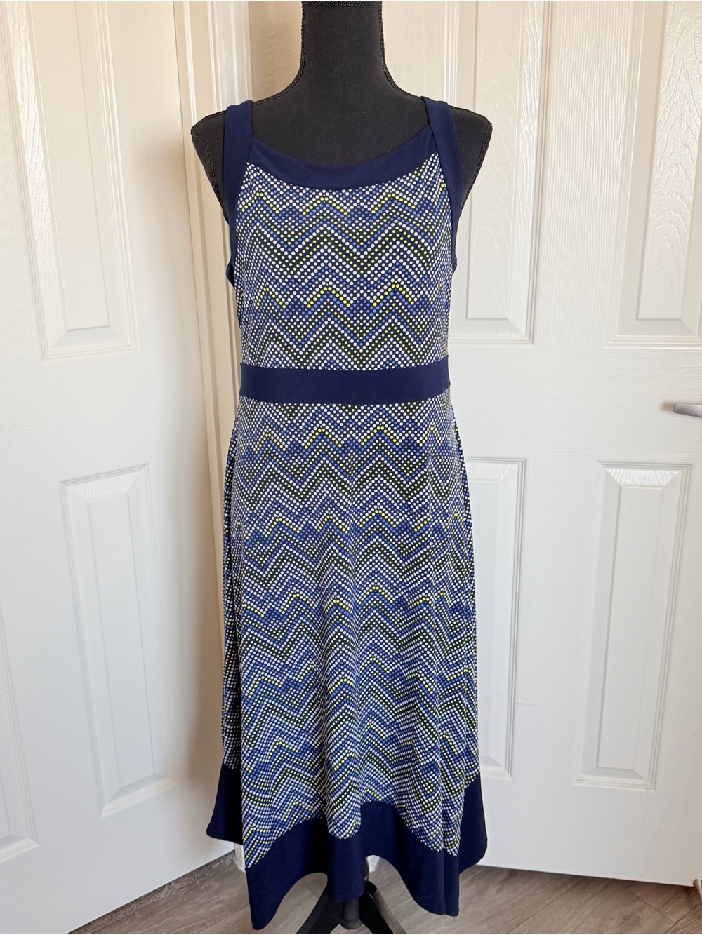 Stylish Blue & Yellow Geometric Designed Sleeveless Stretch Dress Size Petite M